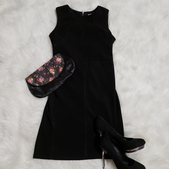 RSVP Dresses & Skirts - RSV Black dress mini short sleeveless small zip